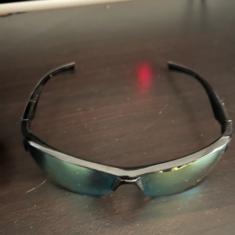 Men’s Oakley sunglasses